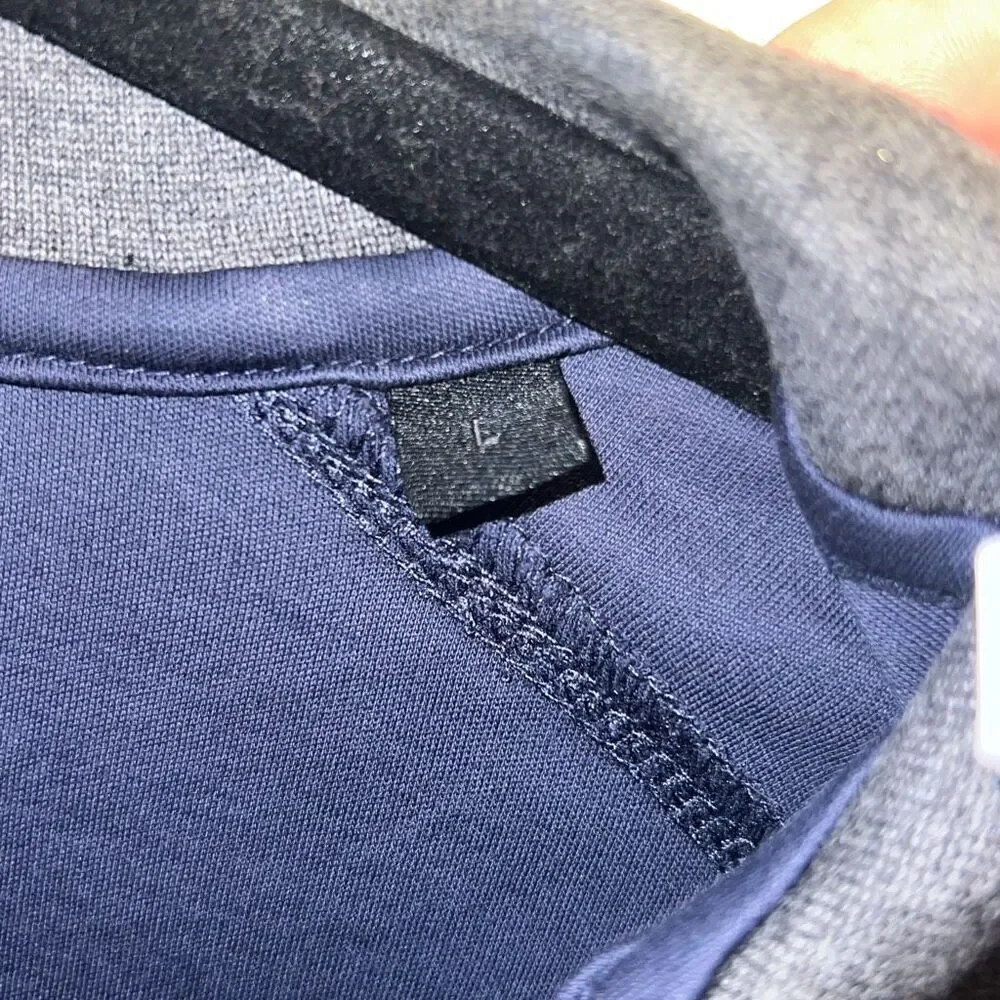 ✨RAFFI THE MAVERICK SZ LARGE NAVY & GRAY T-SHIRT✨
